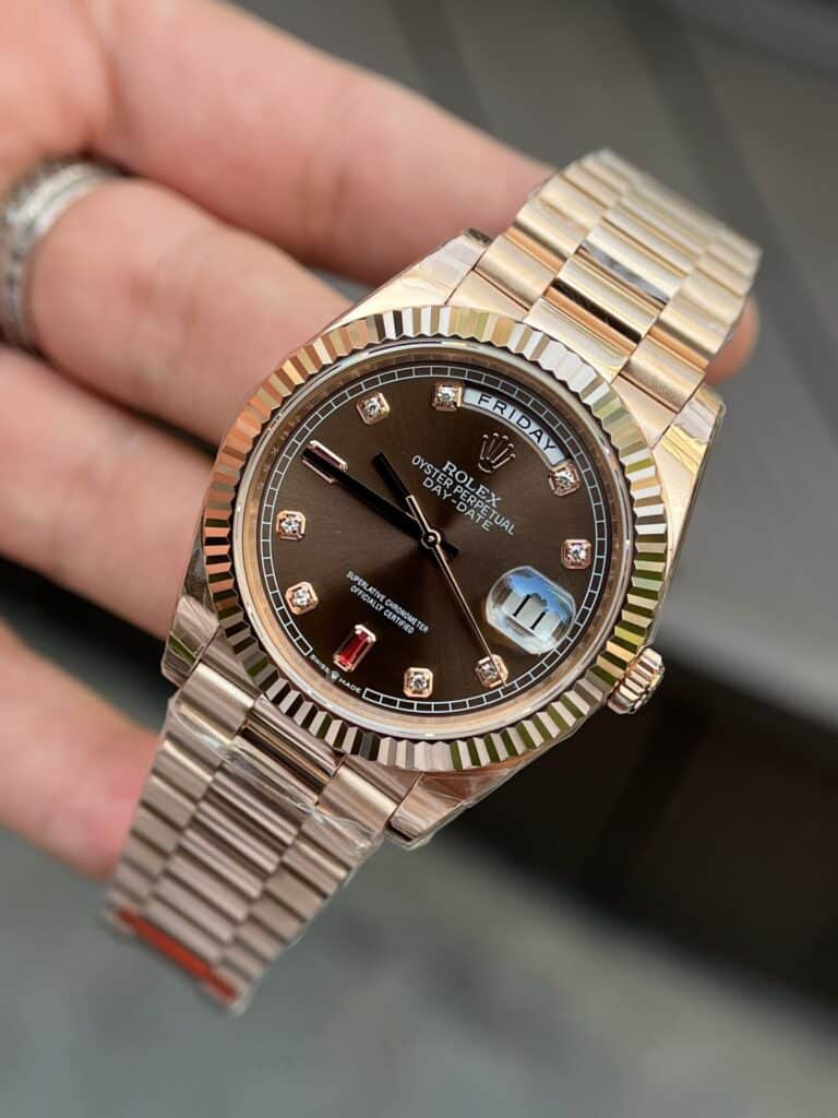 ĐỒNG HỒ ROLEX DAY-DATE RUBY ĐỎ REPLICA 11 MÁY THỤY SỸ 40MM