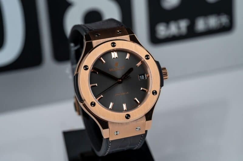 ĐỒNG HỒ HUBLOT CLASSIC FUSION REP 11 MẶT ĐEN MẠ VÀNG 18K 38M