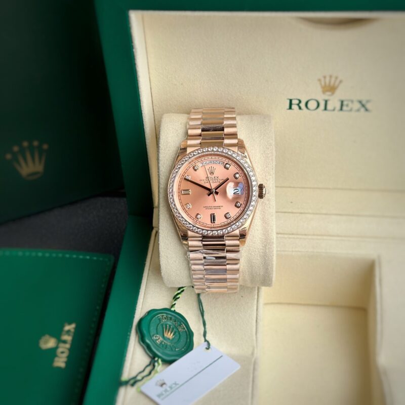 ĐỒNG HỒ ROLEX DAY-DATE MẶT SỐ HỒNG NIỀNG ĐÁ FAKE 1:1 EW FACTORY