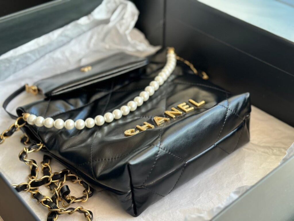 TÚI CHANEL 22 MINI SIZE HANDBAG DA ĐEN SIÊU CẤP