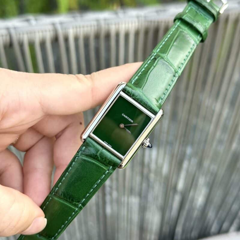 ĐỒNG HỒ CARTIER NỮ TANK MUST MÀU XANH LÁ CÂY REP 1:1 THỤY SỸ