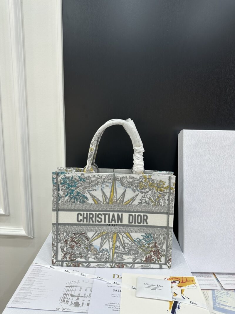 TÚI XÁCH MEDIUM DIOR BOOK TOTE NGUYÊN BẢN