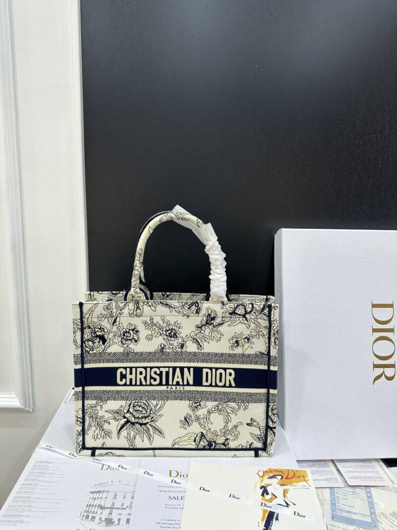 TÚI XÁCH MEDIUM DIOR BOOK TOTE NGUYÊN BẢN