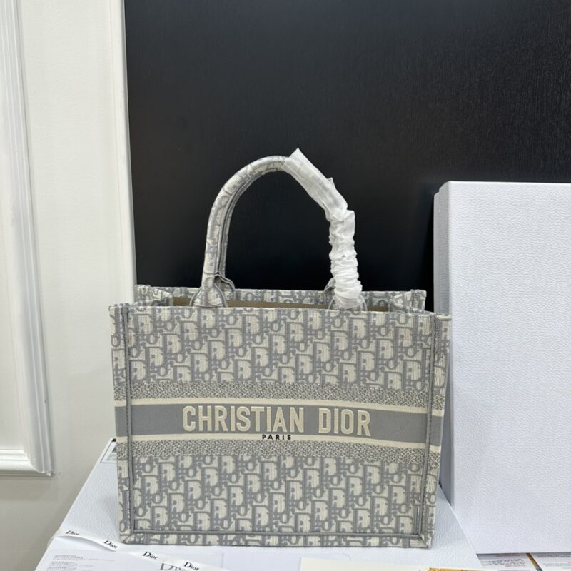 TÚI XÁCH MEDIUM DIOR BOOK TOTE NGUYÊN BẢN